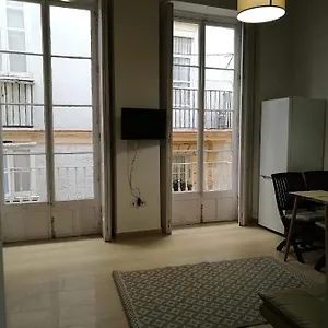 https://apartamentos-valverde-cdiz-1-b.hotelsincadiz.net
